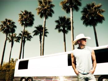 Kenny Chesney Tour Bus Pictures