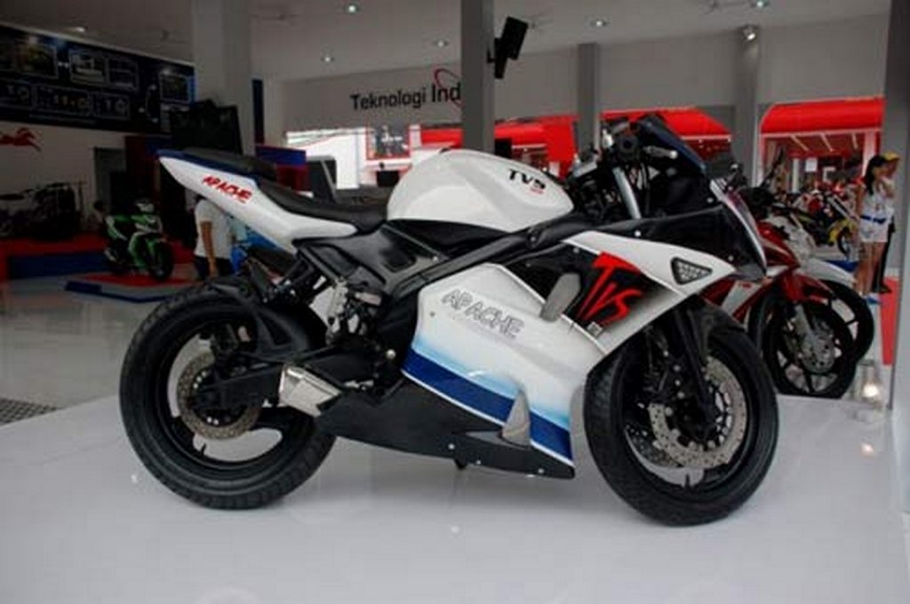 New Tvs Apache Rtr 220