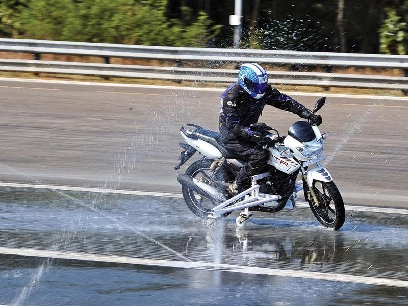 Tvs Apache Rtr 180 Abs 2012